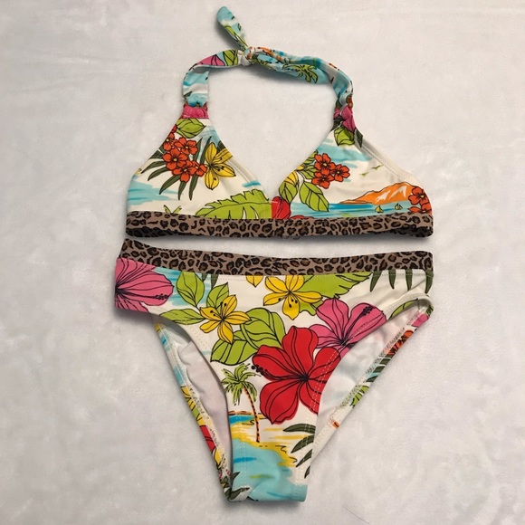 Xhilaration swimsuit. - Picture 3 of 12